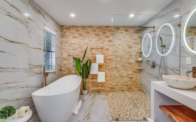 Fox Garden-heated Pool-spa- Boho-downtown Beach