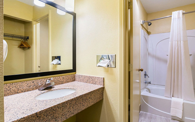 Quality Inn & Suites Greensburg I-74