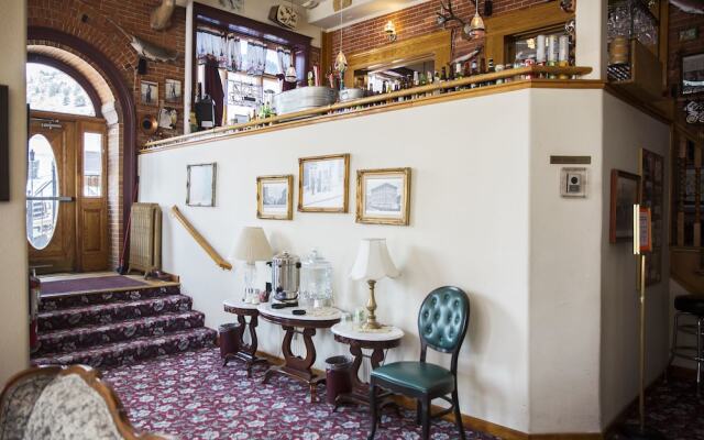 Victor Hotel