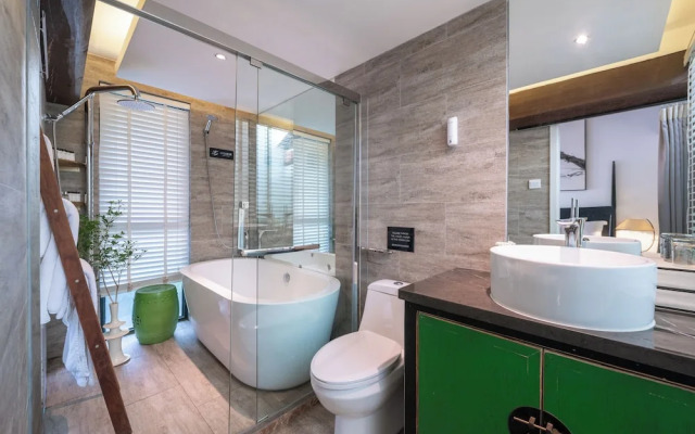 Beijing Le Zai Nan Luo Gu Xiang Wang Fu Jing Forbidden City Courtyard Hotel