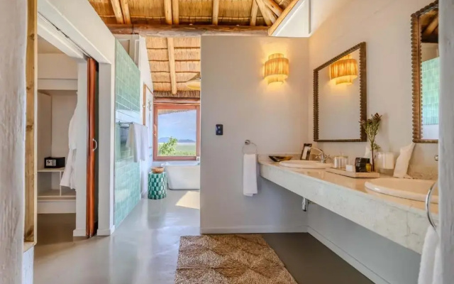 Buffalo Ridge Safari Lodge