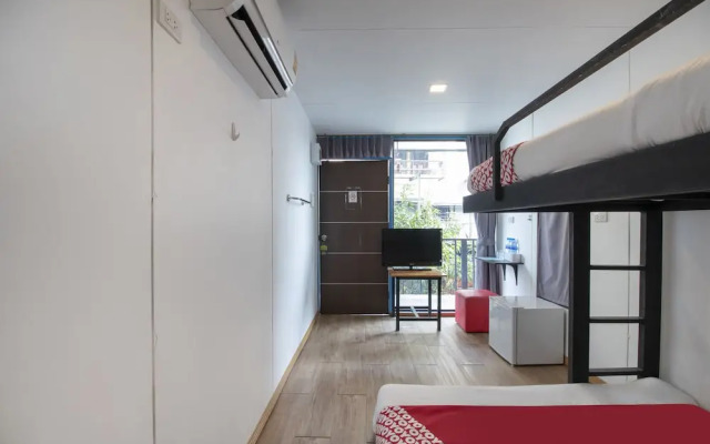 OYO 673 Nice Sleep Box Hotel