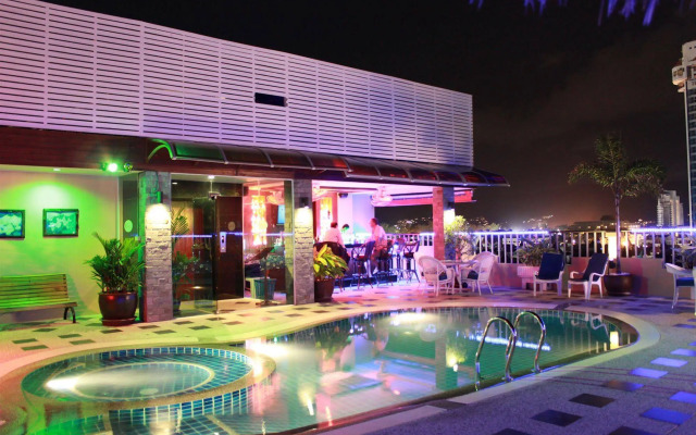 Patong Hemingway's Hotel