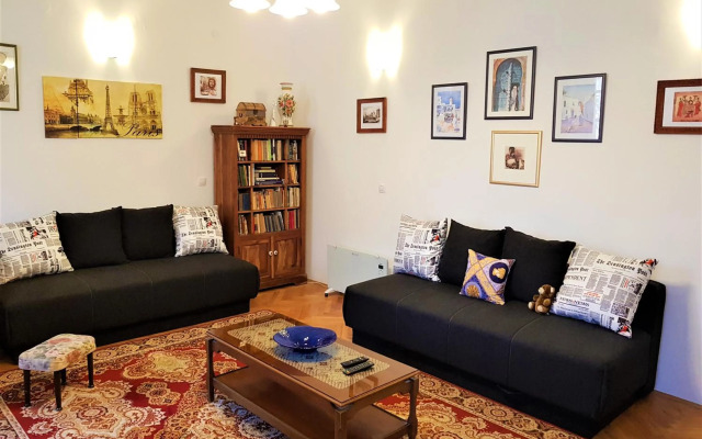 Noemi City Apartments