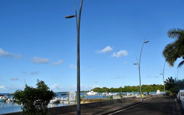 Studio in Baie Mahault, With Wonderful City View and Wifi
