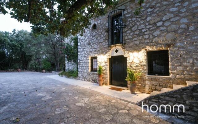 580m² homm Luxurious Seaside Residence in Syvota