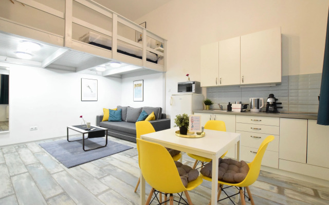 Robinia Apartment