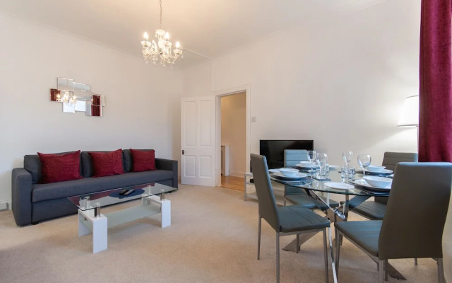 Glebe Street Apartment - Sleeps 4