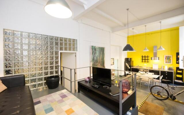 Large & Relaxing loft in Alfama