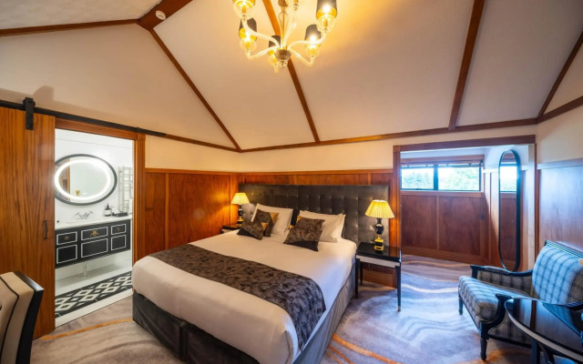 Hamurana Lodge