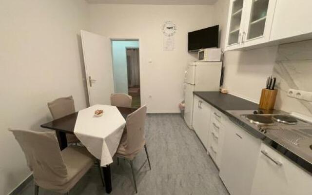 Apartments Tom