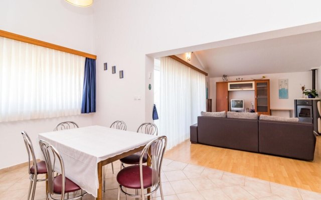 Nice Home in Pomer With Wifi and 3 Bedrooms