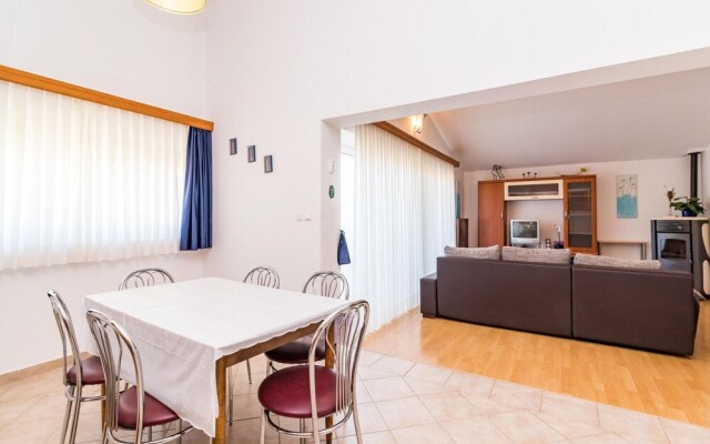 Nice Home in Pomer With Wifi and 3 Bedrooms