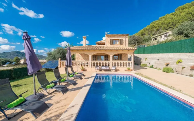 Solluna in Mallorca With 4 Bedrooms and 3 Bathrooms