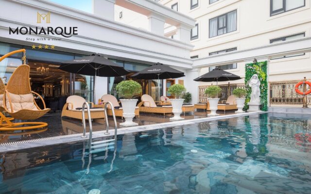 Monarque Hotel