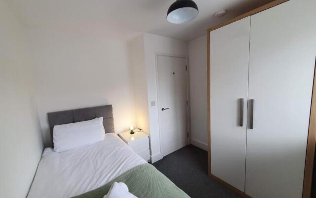 Elm Apartment by Cliftonvalley Apartments