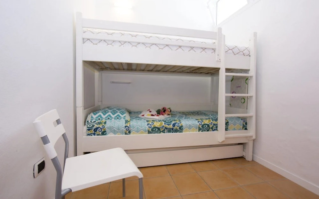 Pleasing Furnished Apartment With View of the Lake