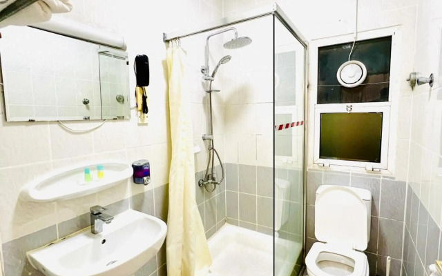 Al Ahrar Hotel