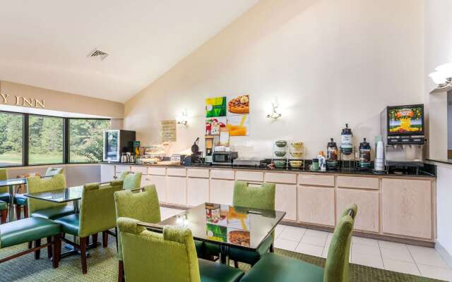 Quality Inn Petersburg Fort Lee Area