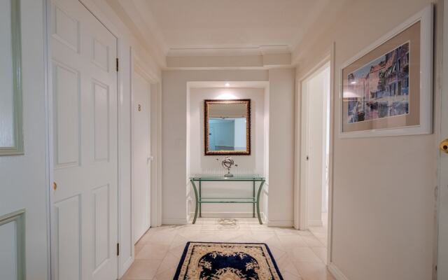 Resort-Style Apartment Opposite Beach