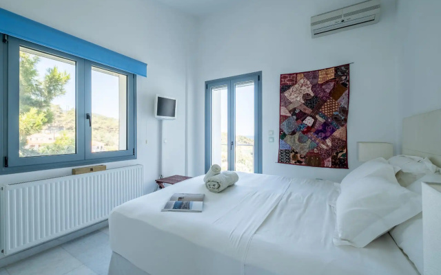 Icarus Luxury Beachfront Villa