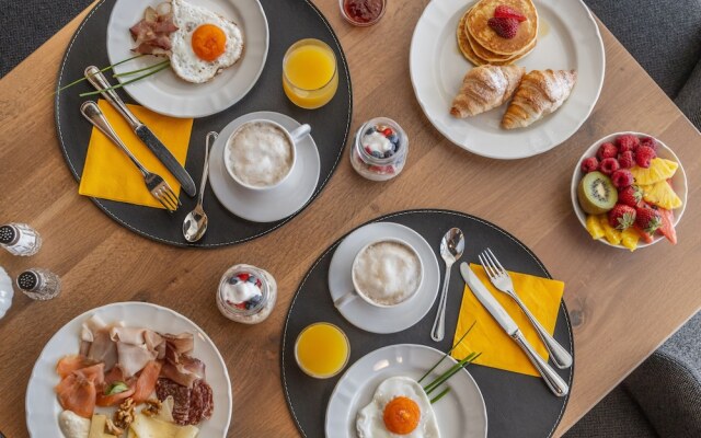 Maraias Luxury Suites & Apartments