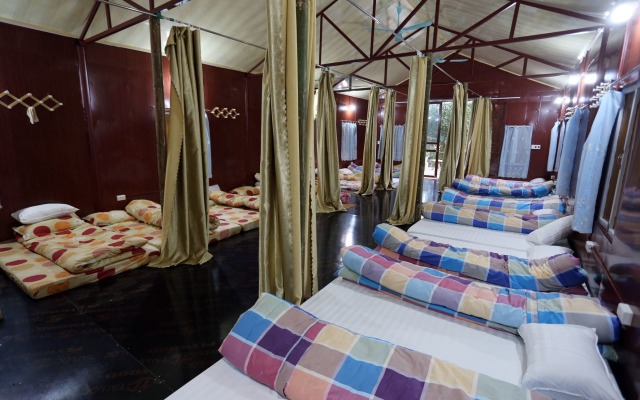 Green Hill Hostel & Homestay
