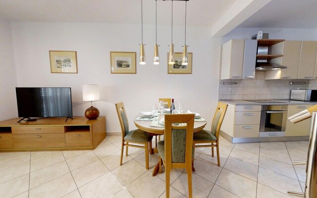 Nice Home in Pirovac With Wifi and 4 Bedrooms