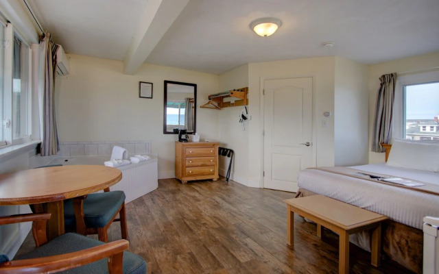 Sea Cliff House Motel