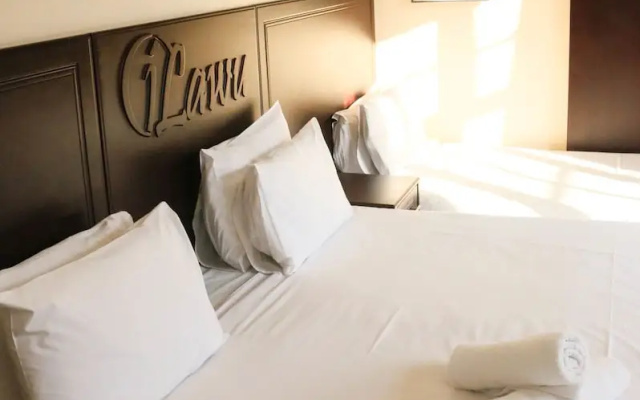 New England Guest House by Ilawu