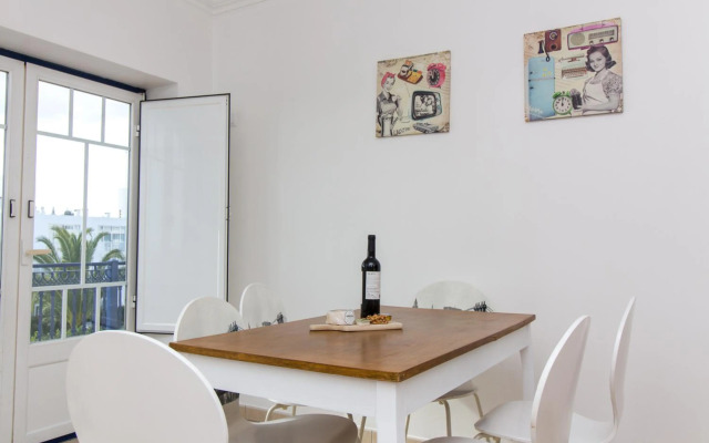 Oura Sunrise II Apartment by Stay-ici, Algarve Holiday Rental