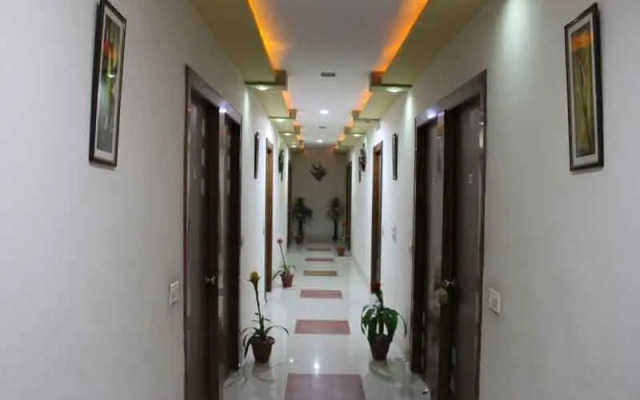 Hotel Shankar Palace by OYO Rooms