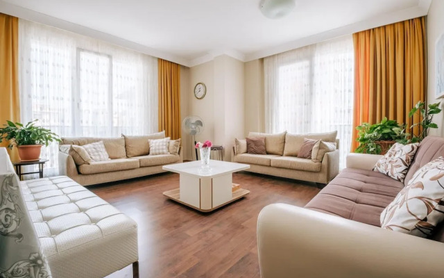 Lovely Flat w Balcony 10 min to Moda Coast