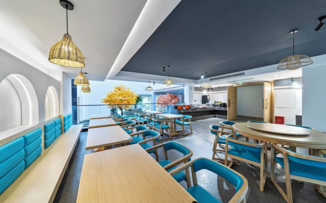 12C Baiyujing Hot Spring Resort Furong – Guest Rooms – Xiangxi