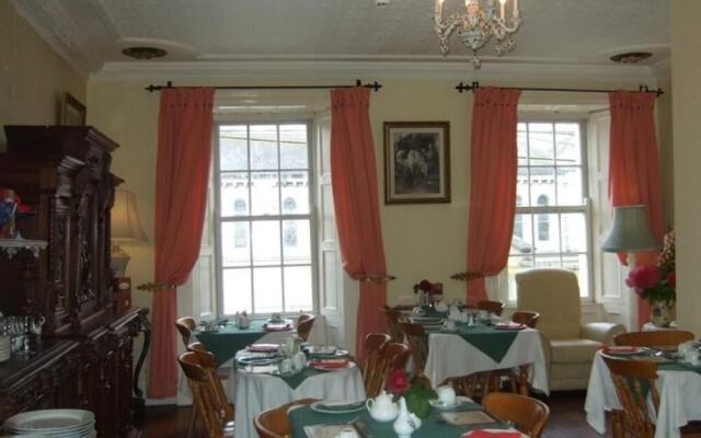 Fennessy's Hotel