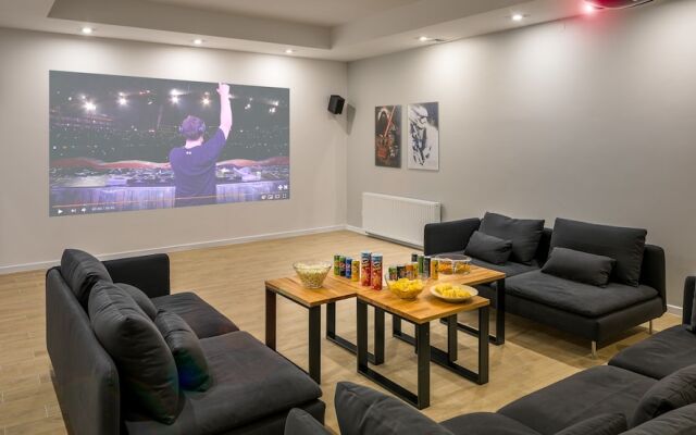 Apartments with Event Space & Hot Tub