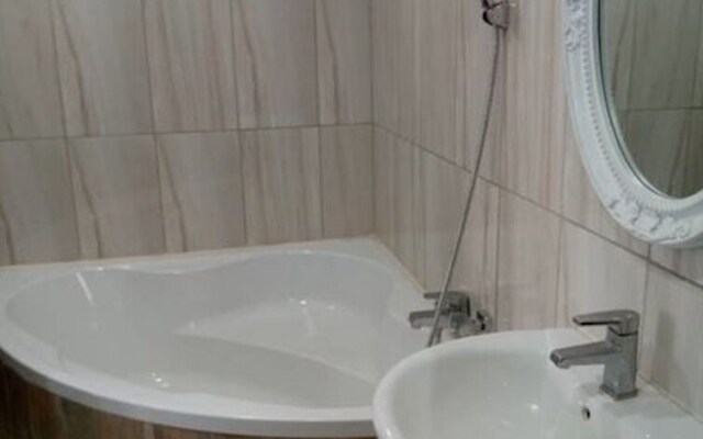 4 Bedrooms Exclusive Apartment in Jesmondin