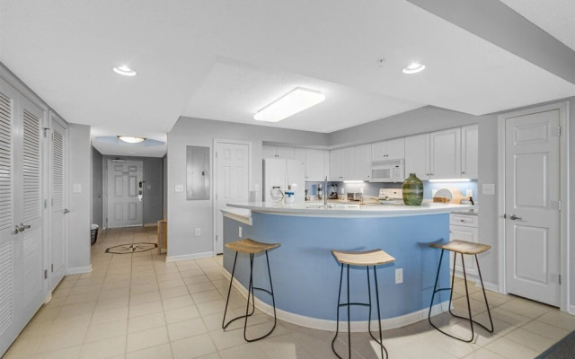 Yacht Club Villas 2-902