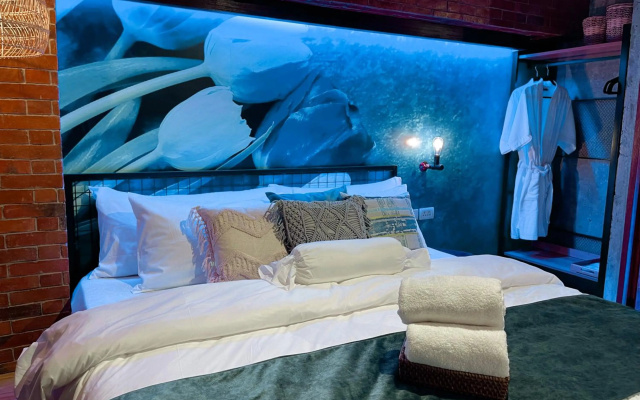 CLOCKWORKORANGE Luxury Suites
