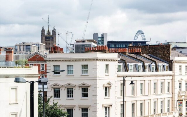 Views of Vauxhall Bridge