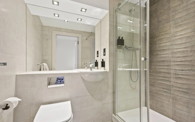Roomzzz London Stratford