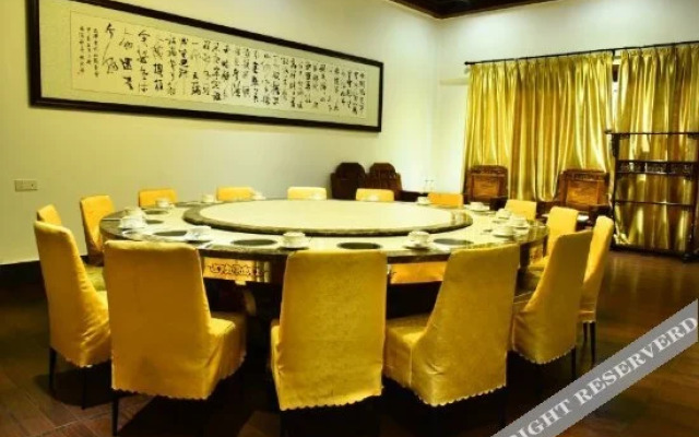 Yucheng No.9 Leisure Farmhouse