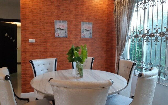 Baan Khunnatham Pool Villa Hua Hin