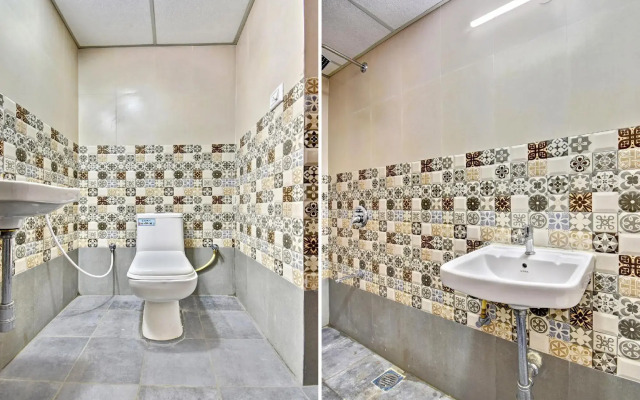 Sri Sai Comforts by OYO Rooms