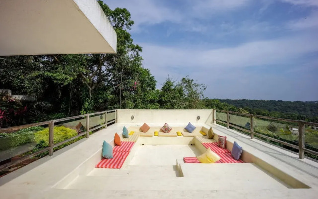 Stunning Hilltop 3BR Villa w Pool and River View