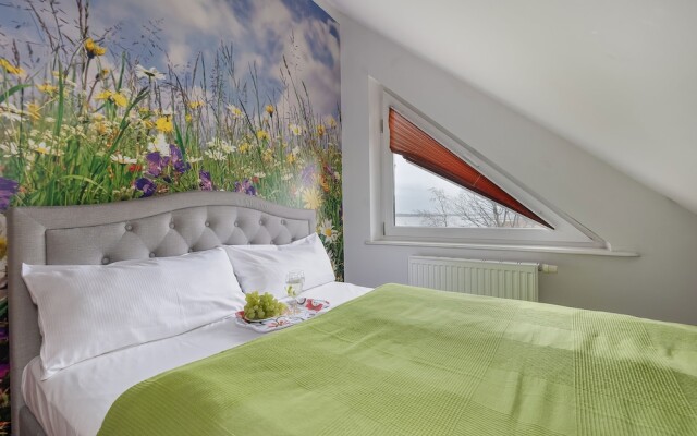 Apartment With Balcony by Renters