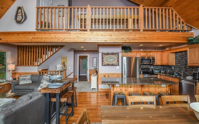 Scenic Overlook 6 Bedroom House