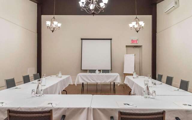 Quality Inn Mont-Laurier