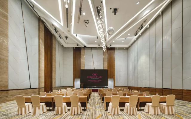 Guangdong International Building （South Gate 2）