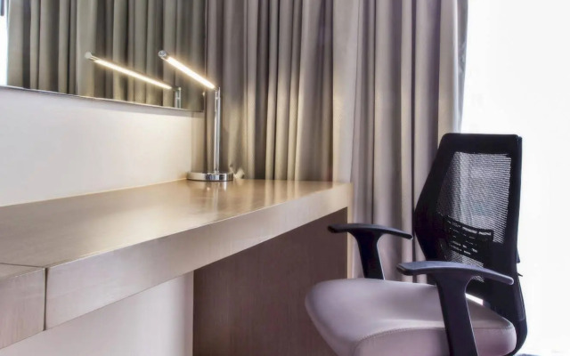 Holiday Inn Express Bangkok Sukhumvit 11 by IHG